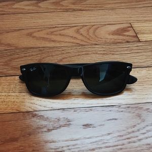 New Wayfarer Black NOT Polarized